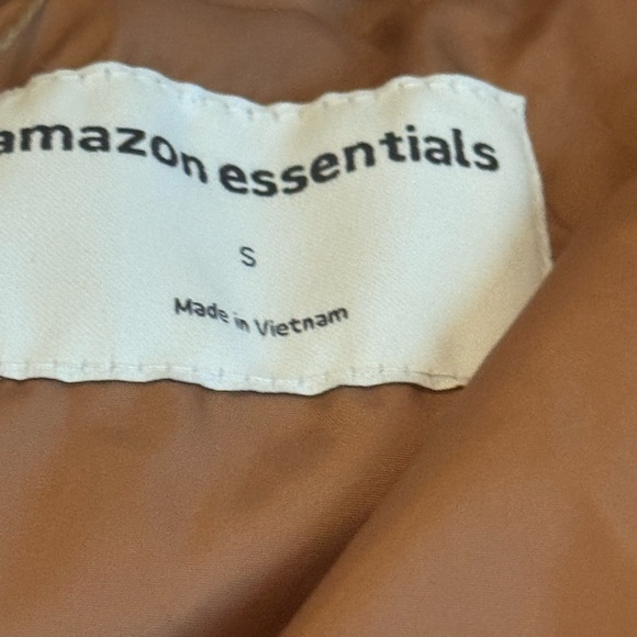 NWT Amazon Essentials Women's Cropped Puffer Jacket in Light Brown, Small - Picture 8 of 11